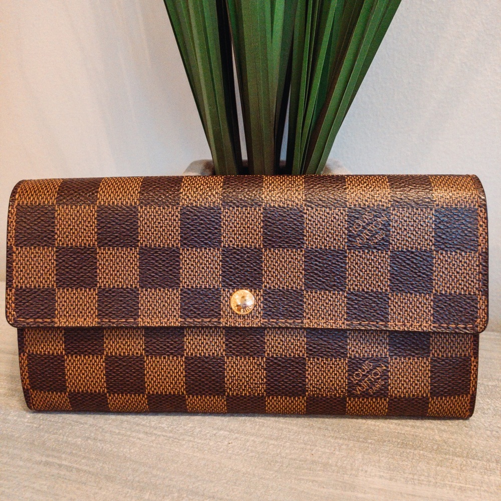 (Sold) Louis Vuitton Sarah Wallet Damier Ebene